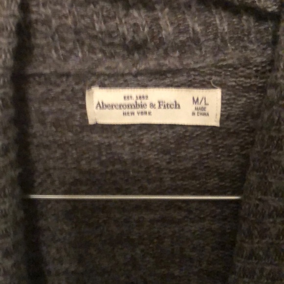 Abercrombie and Fitch cardigan M/L - Picture 2 of 3